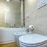דירה Amazing In With Wifi ברויל-קרוויניה